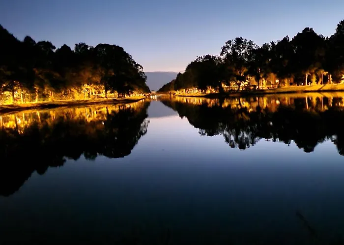 Quiet Family - 10 Min To Center & Oktoberfest - Free Parking - Near Nymphenburg Palace & Botanical Garden דירה מינכן