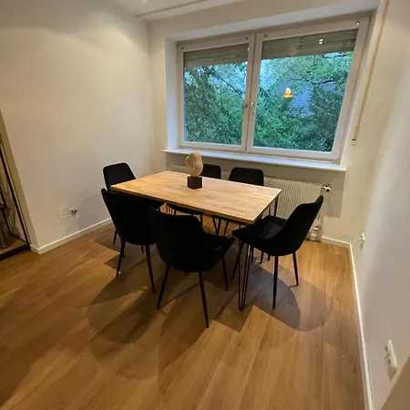 Apartamento Quiet Family - 10 Min To Center & Oktoberfest - Free Parking - Near Nymphenburg Palace & Botanical Garden Munique